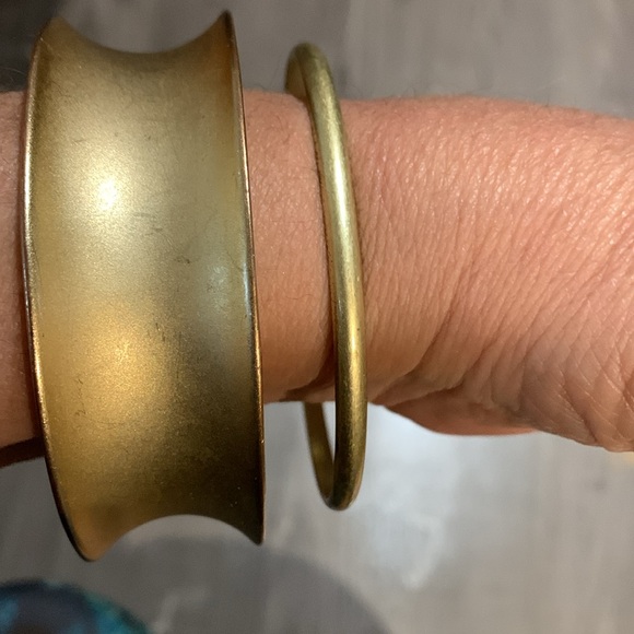 Two bracelets - Picture 2 of 6